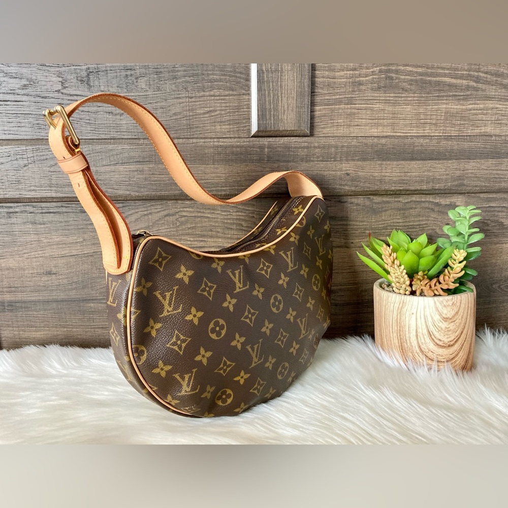 Louis Vuitton Croissant Mm